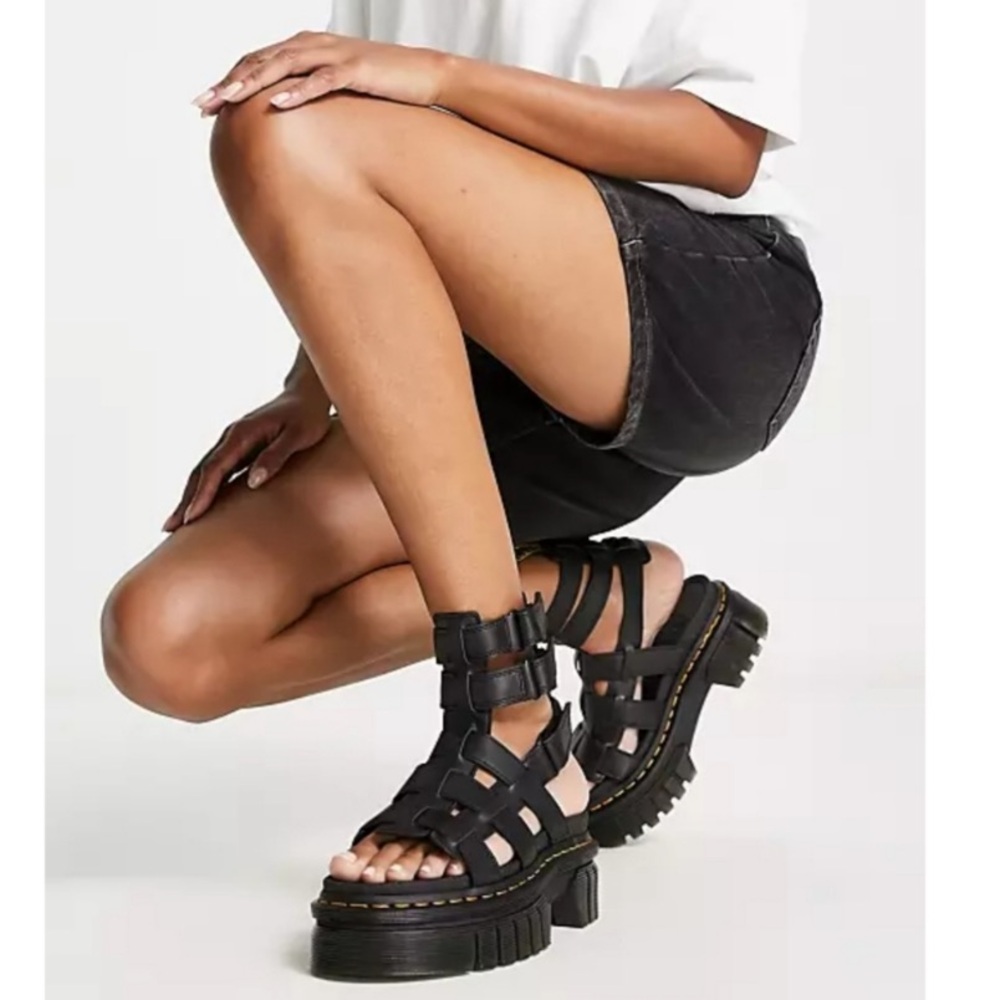 NWT Auth Dr Martens Black Gladiator Ricki Sandals sz 8